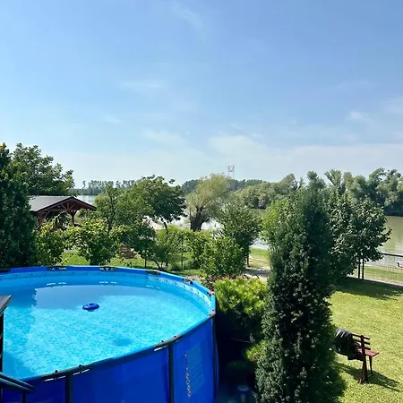 Vikendica Dva Labuda Feriehus *
