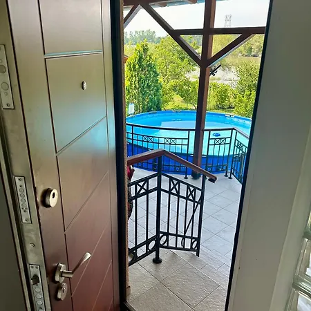 Vikendica Dva Labuda Banostor