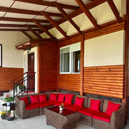 Holiday home Vikendica Dva Labuda Banostor